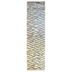 Alfombra afgana del siglo XXI Tigre blanco y negro, Ca 2021