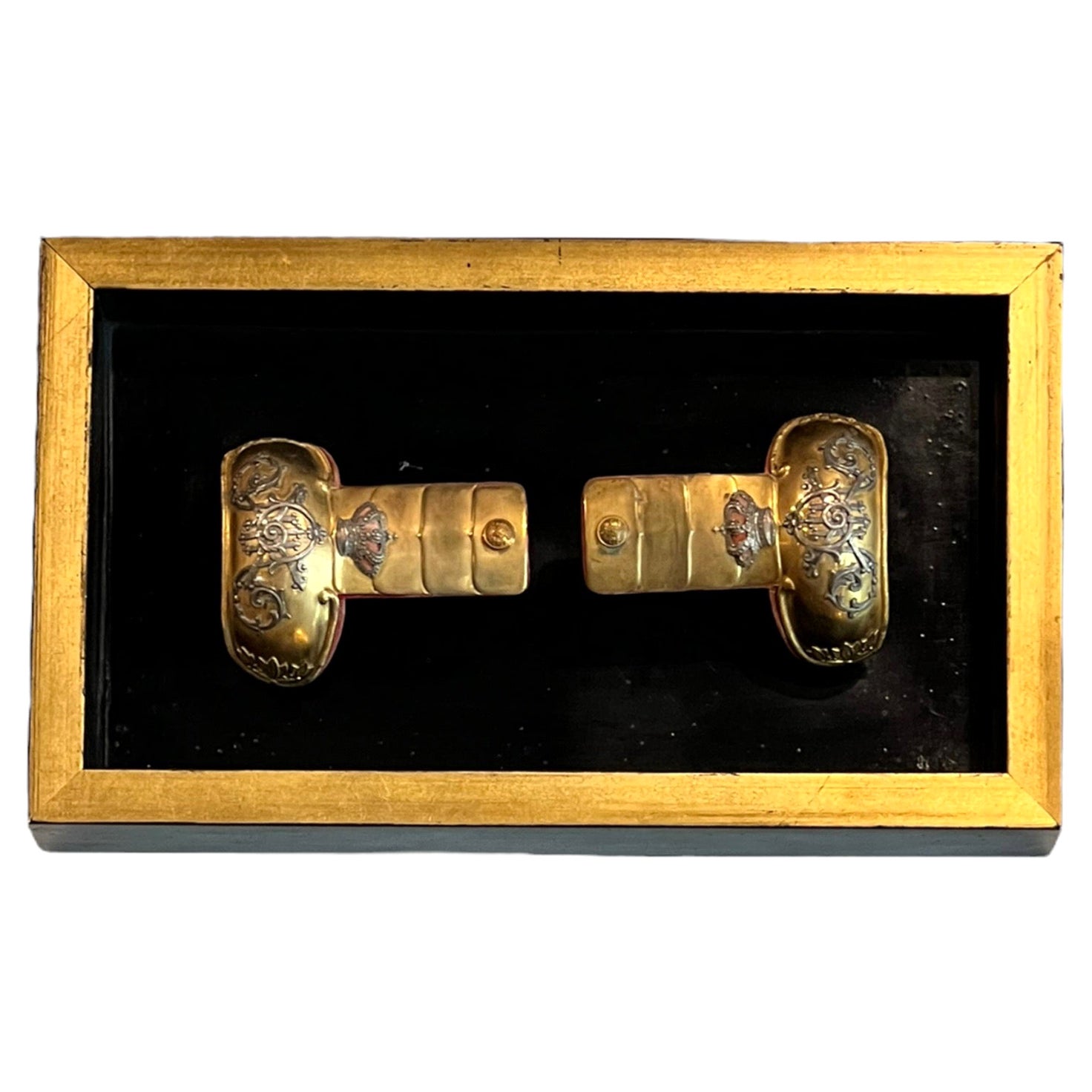 Early 19th Century Spanish Pair of Military Shoulder Epaulettes For Sale
