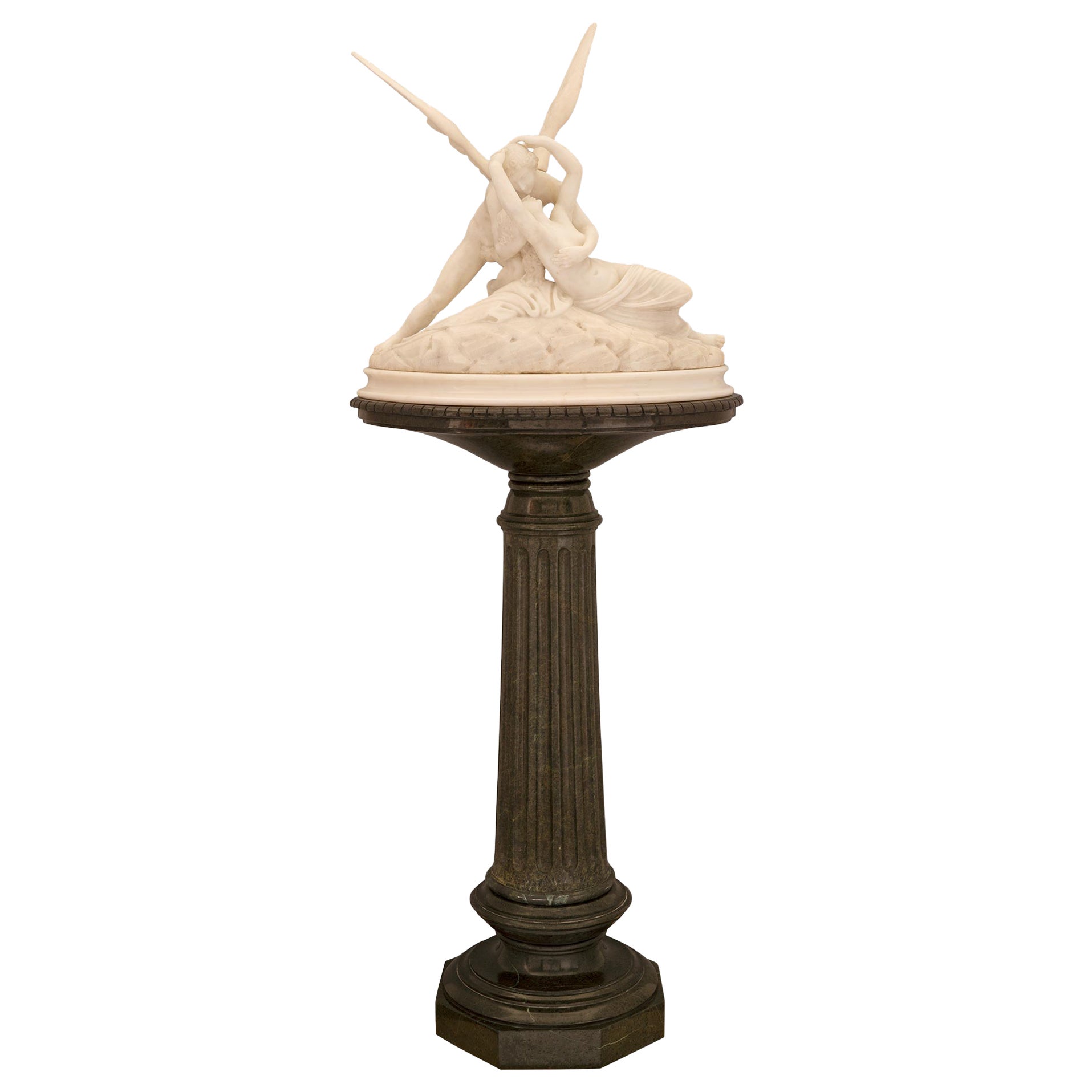 Statue de Cupidon et Psyché de style néo-classique français du milieu du 19e siècle