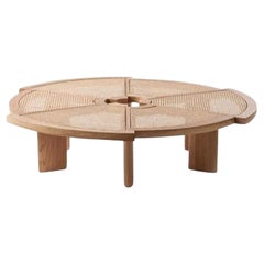 Table basse Cassina Rio avec plateau en paille de Vienne et base en chêne naturel