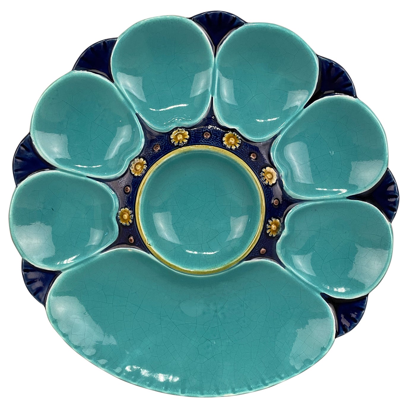 Assiette à huîtres en majolique anglaise du 19ème siècle signée Minton en vente