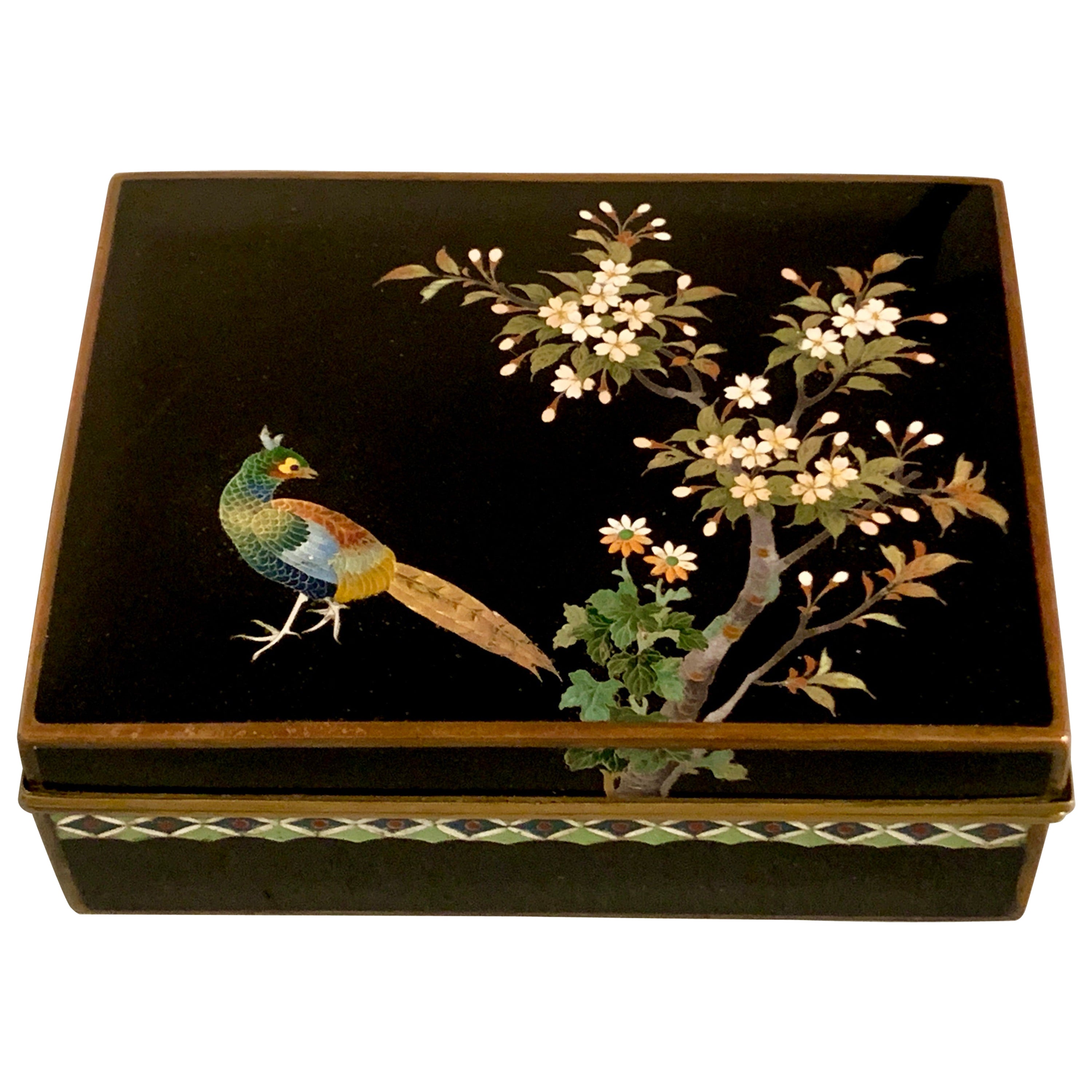 Japanische Cloisonneschachtel von Inaba, Meiji-Zeit, um 1900, Japan