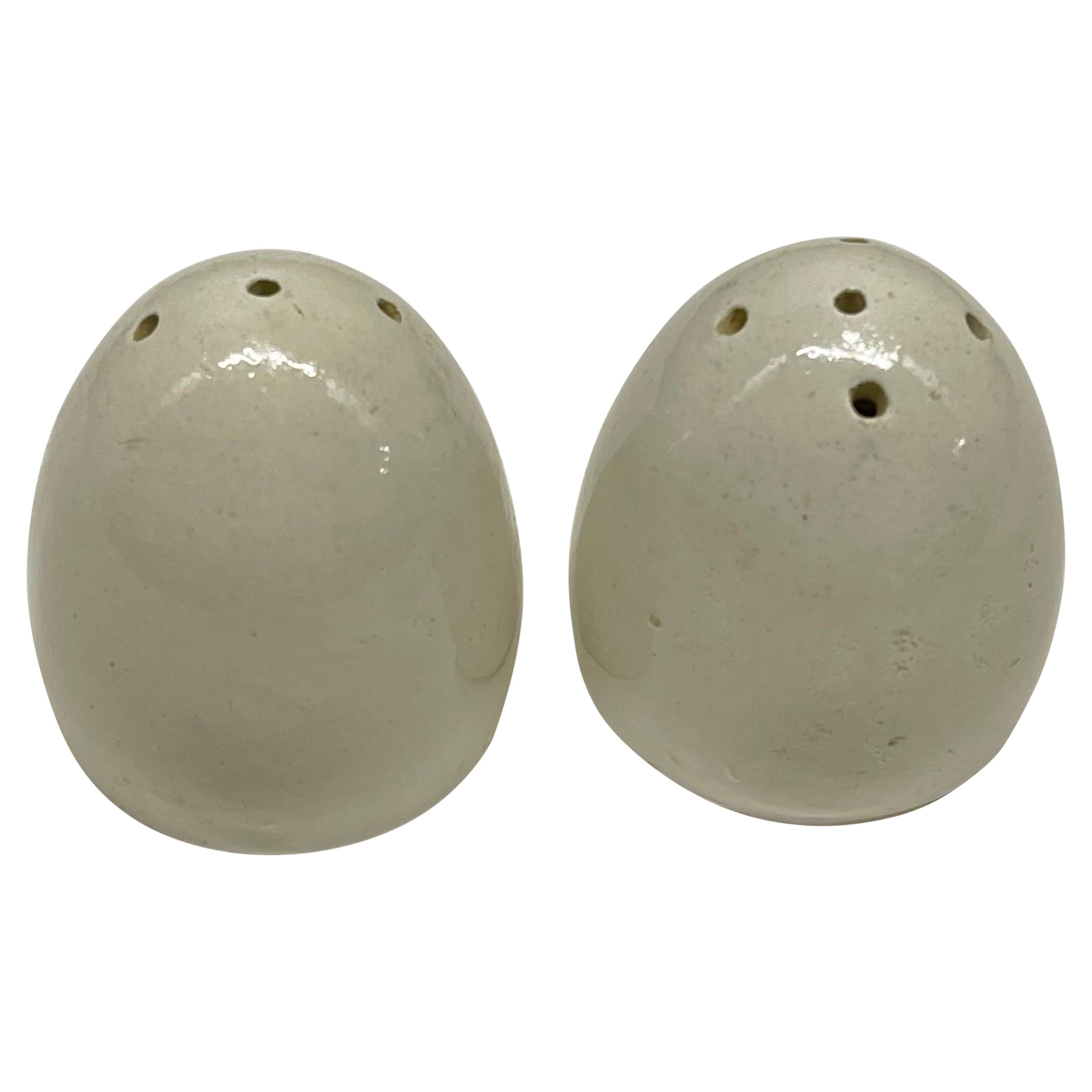 Pair of Midcentury Italian White Ceramic "Uovo" Salt and Pepper Shakers, 1960s