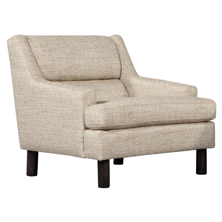 Mid-Century Modern Lounge Chair in Designer Linen For Sale