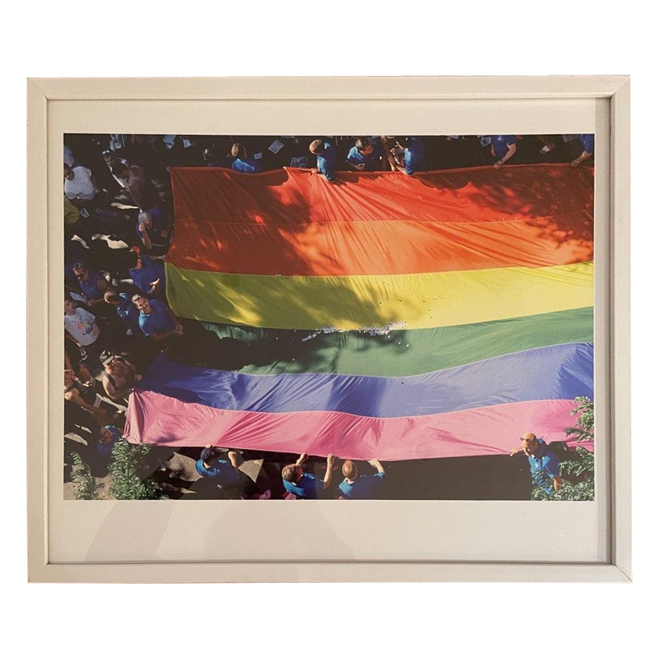 Rainbow Flagge, Gay Pride März, NY 1990 von Suzanne Poli 1/25 im Angebot