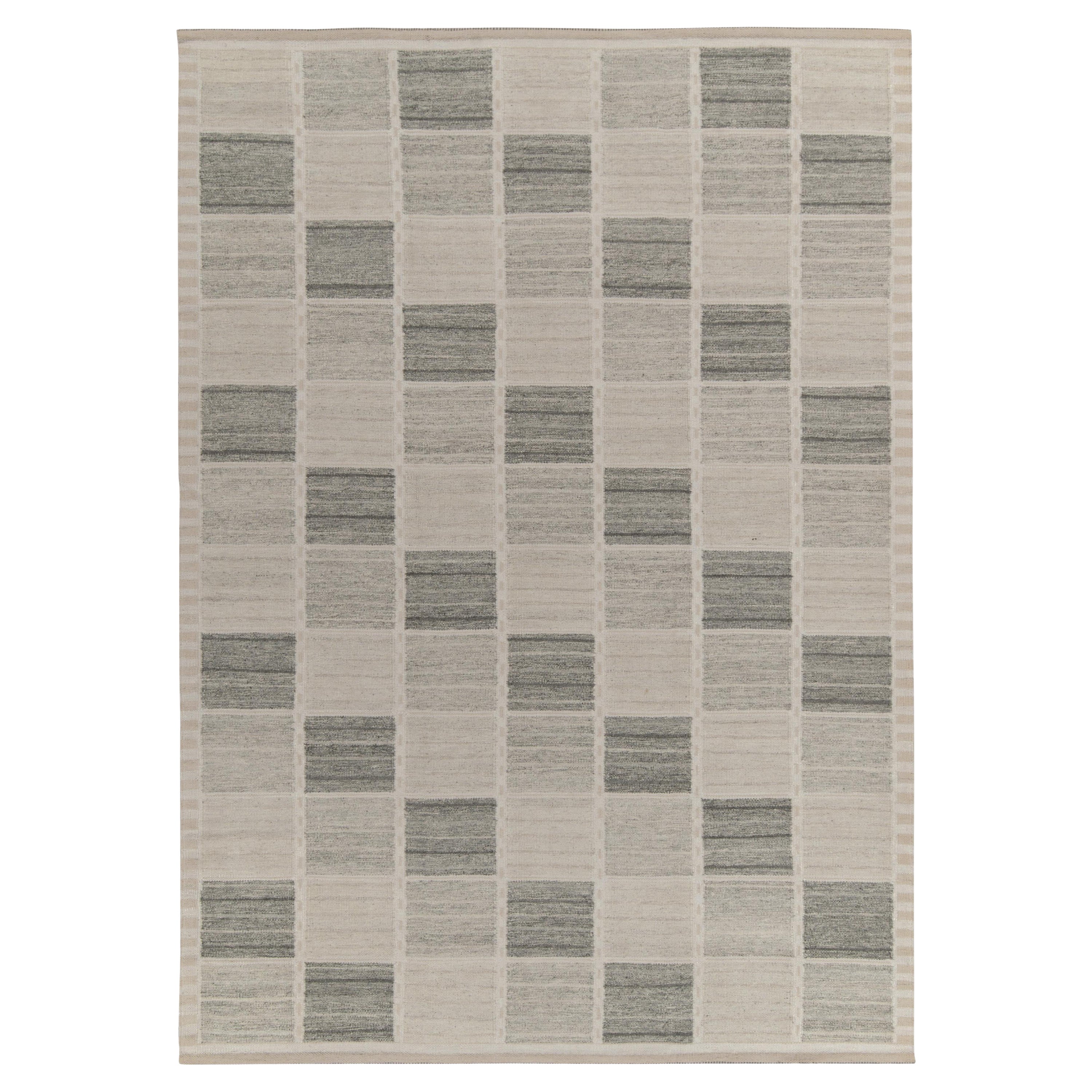 Rug & Kilim’s Scandinavian Style Kilim in Gray and White Geometric Pattern For Sale