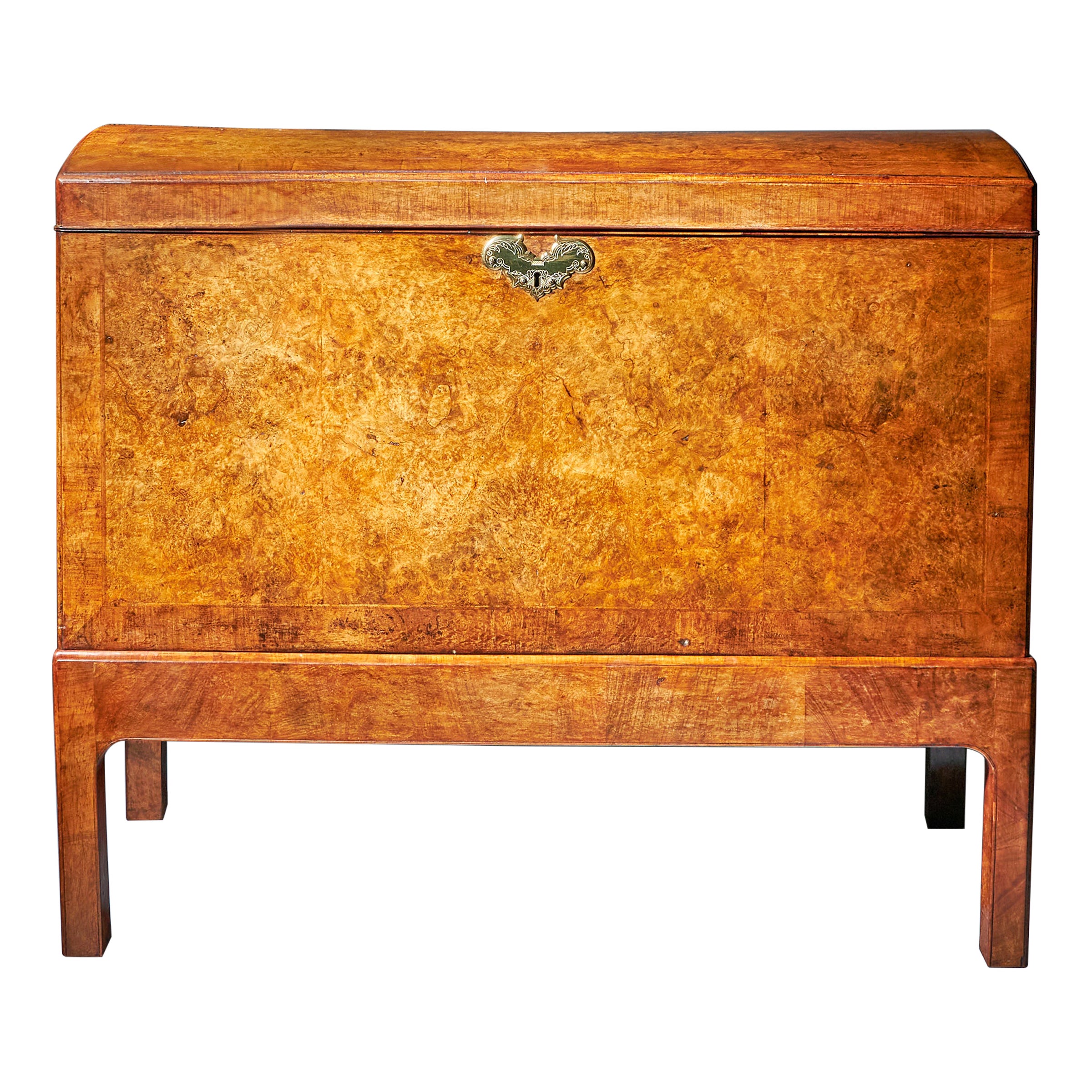 The Mountbatten Early 18th Century George I Burl Walnut Chamber Chest