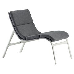 Chaise à accoudoirs Alias 462 en maille blanche et assise grise avec cadre laqué