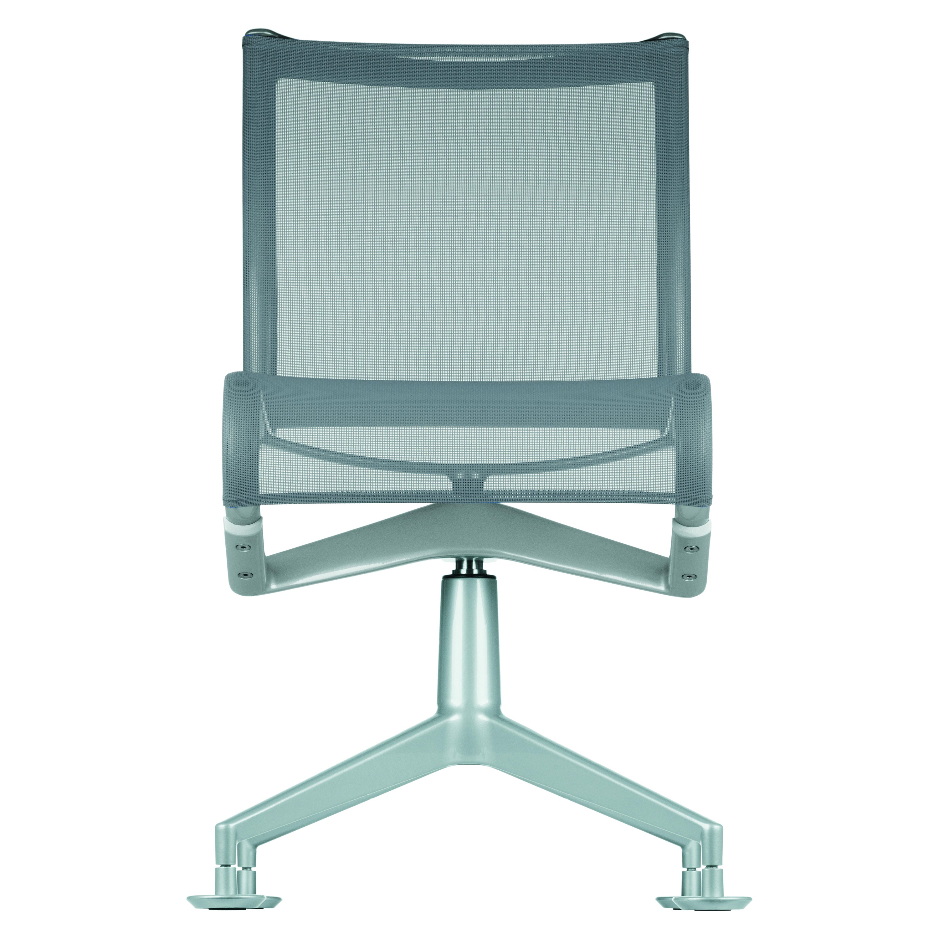 Meetingframe+ Tilt 47 Stuhl aus grauem Mesh mit lackiertem Aluminiumrahmen im Angebot
