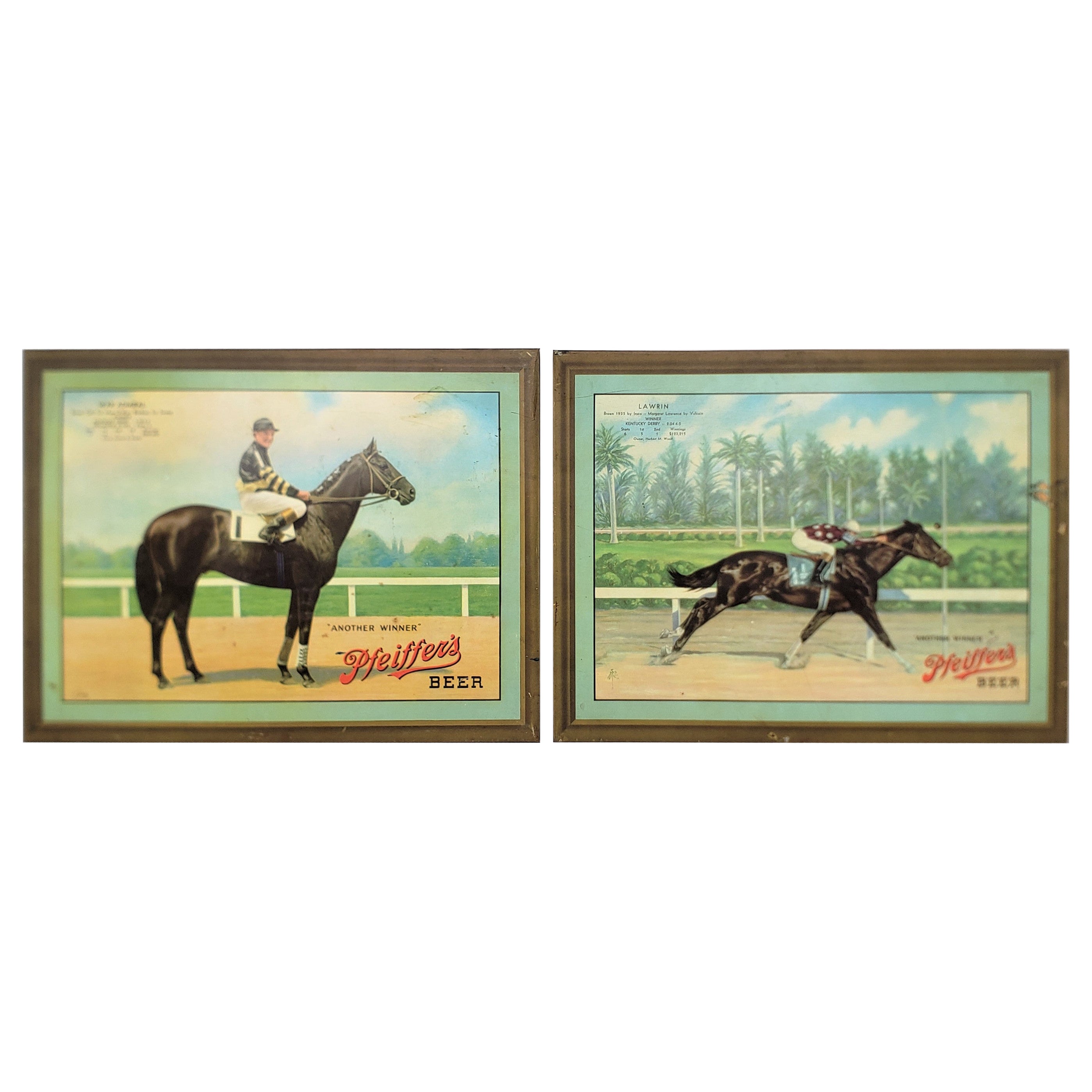 Ein Paar Pfeiffers-Bier-Werbe-Wandbehangs mit Pferderennen-Thema