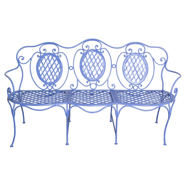 Gartenbank aus Schmiedeeisen, Periwinkle im Angebot bei 1stDibs