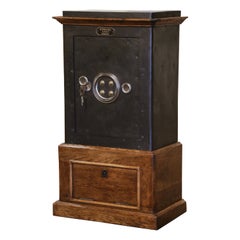 Coffre-fort français du 19ème siècle en bois et en fer sculpté de « H. Delort & Cie Paris »