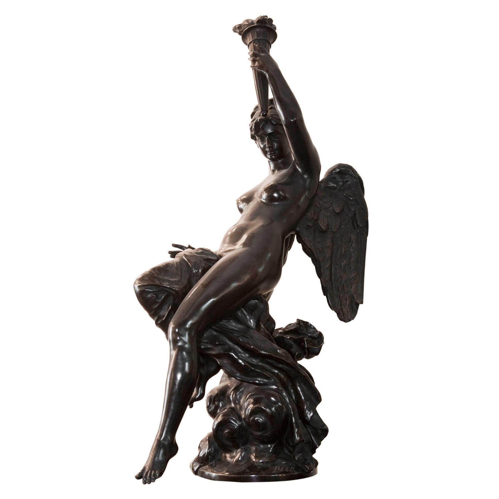 Femme avec un flambeau, France, Matériau : Bronze et marbre, Signe : Bière en vente
