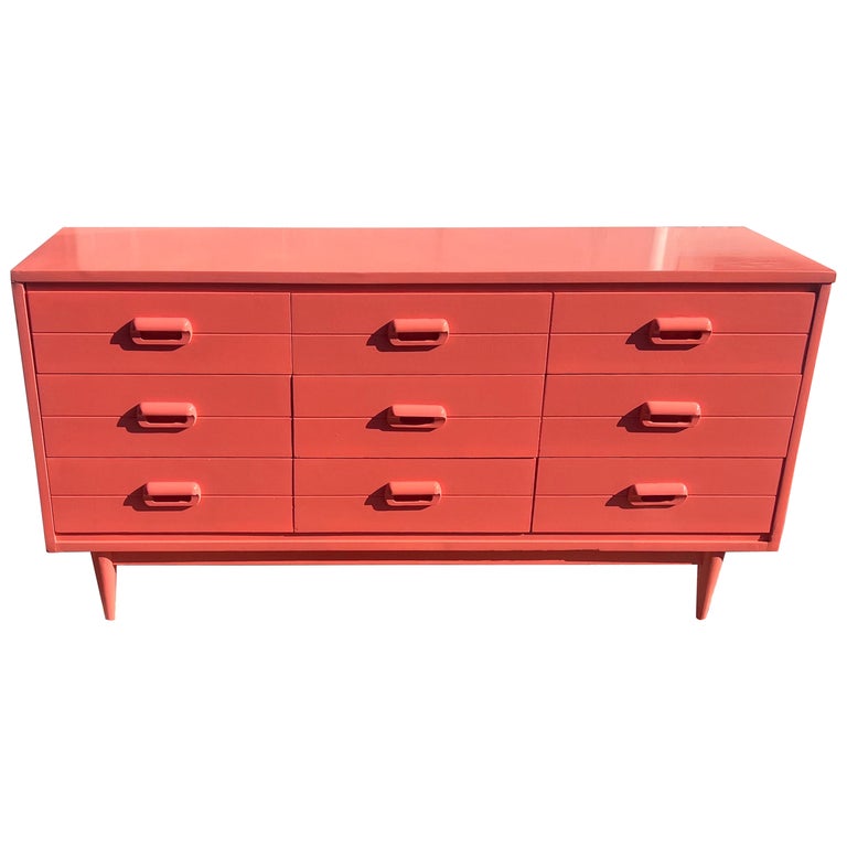 MidCentury Modern Pink Salmon Lacquered 9 Drawer Dresser For Sale at