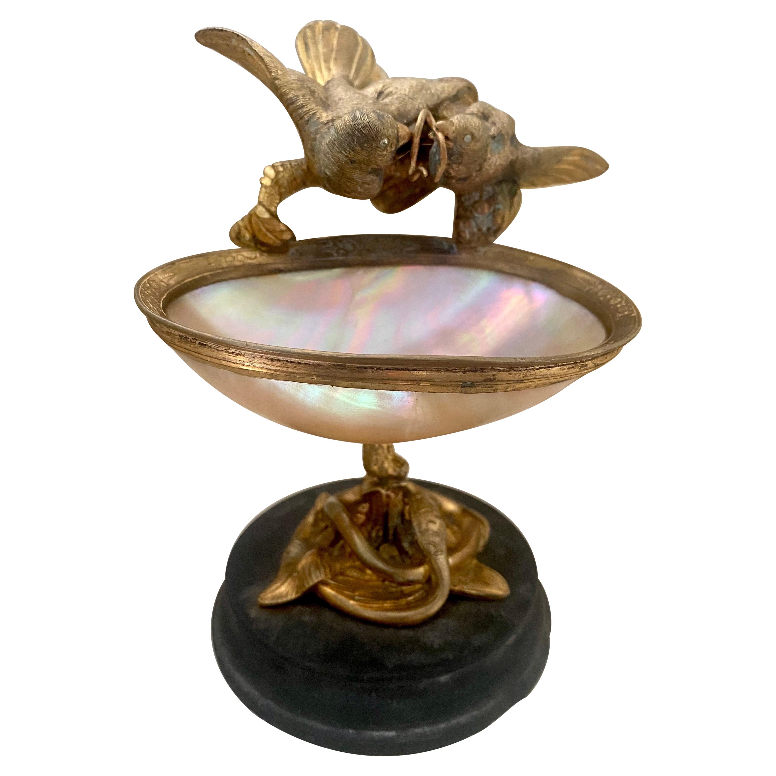 Plat à bijoux français ancien en bronze doré et nacre, 19ème siècle