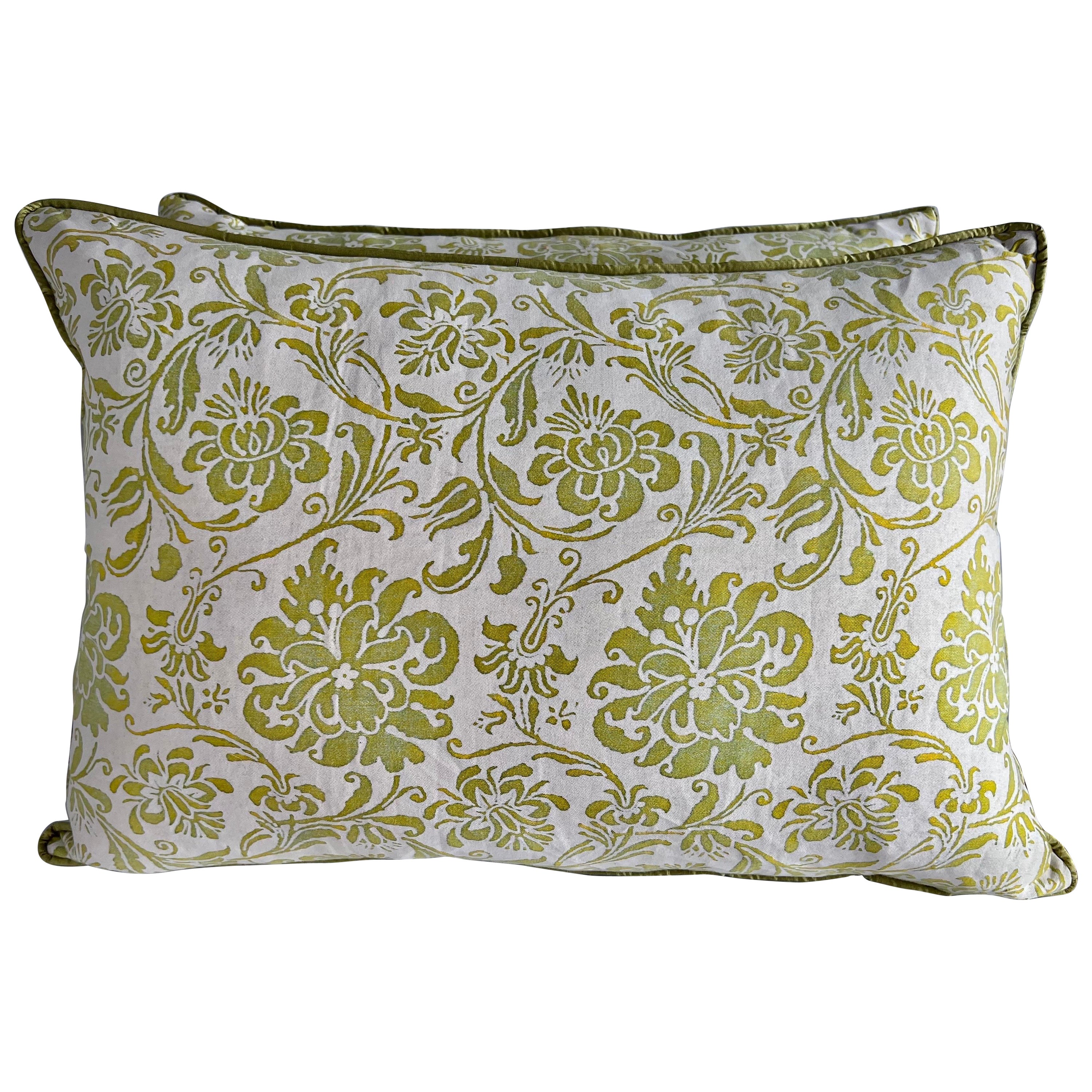 Pair of Green & White Fortuny Textile Pillows For Sale