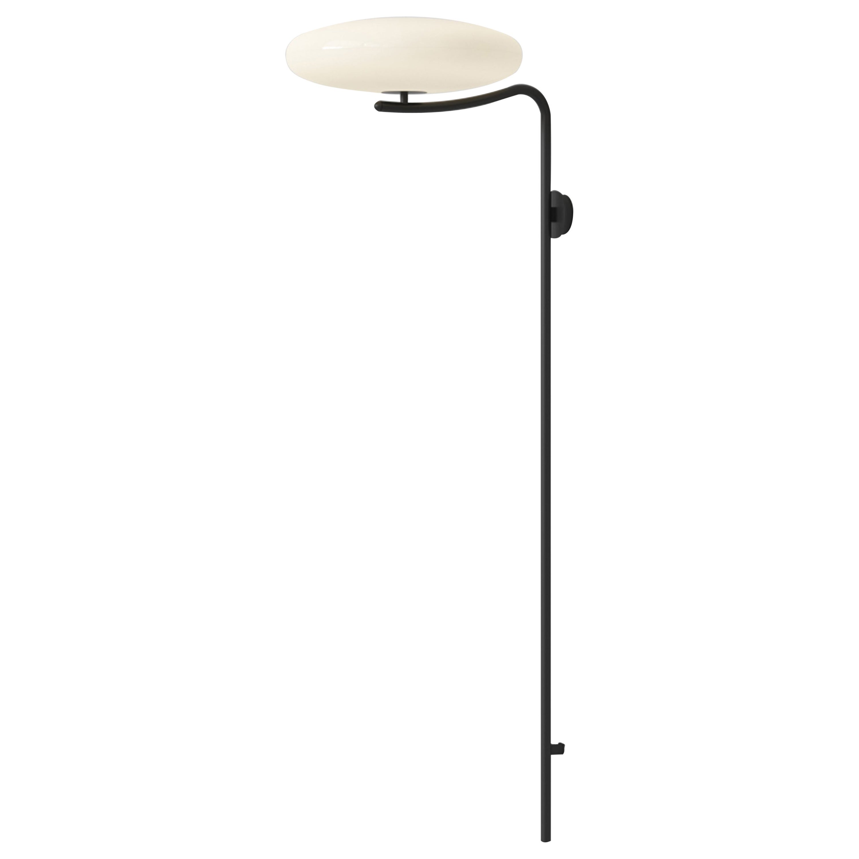 Gino Sarfatti Wall Lamp Model 2065 White Diffuser, Black Hardware