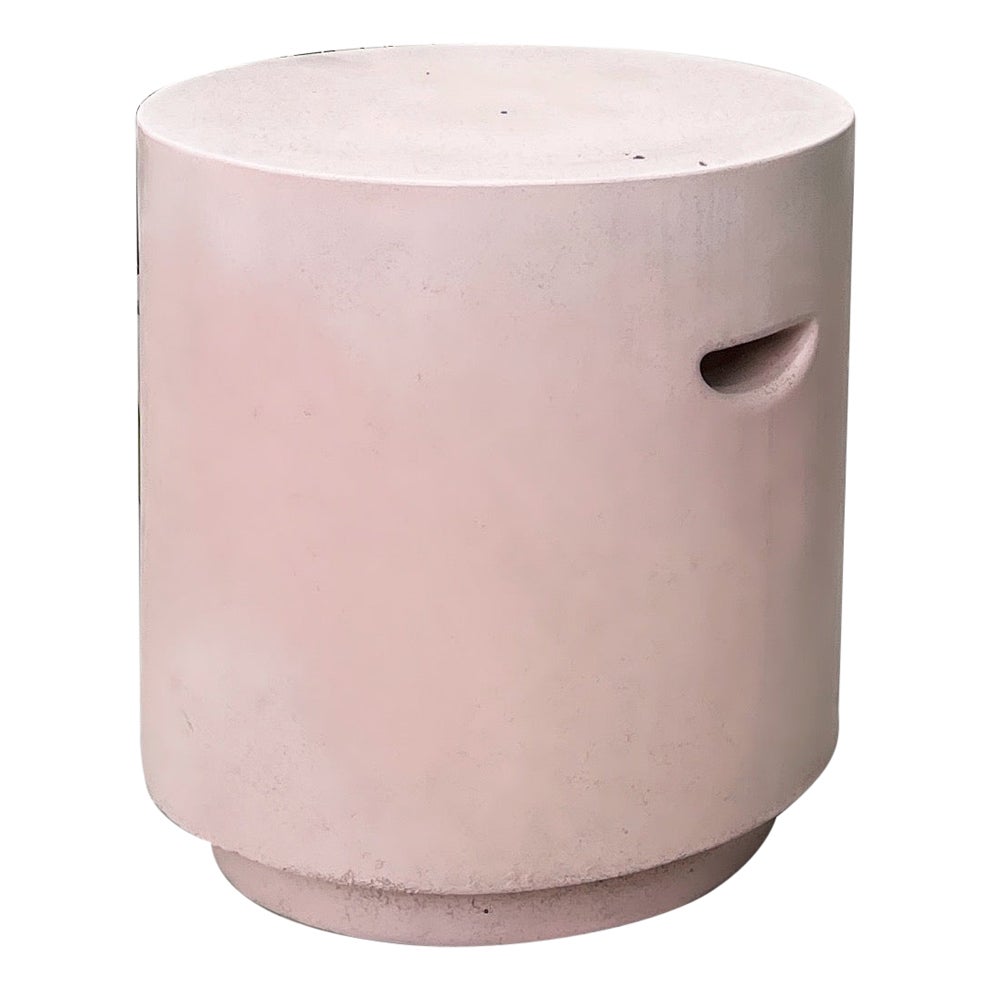 Table d'appoint Aileen en résine moulée, finition rose Snapdragon par Zachary A. Design