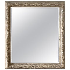 Grand miroir italien en bois doré, délavé et décapé