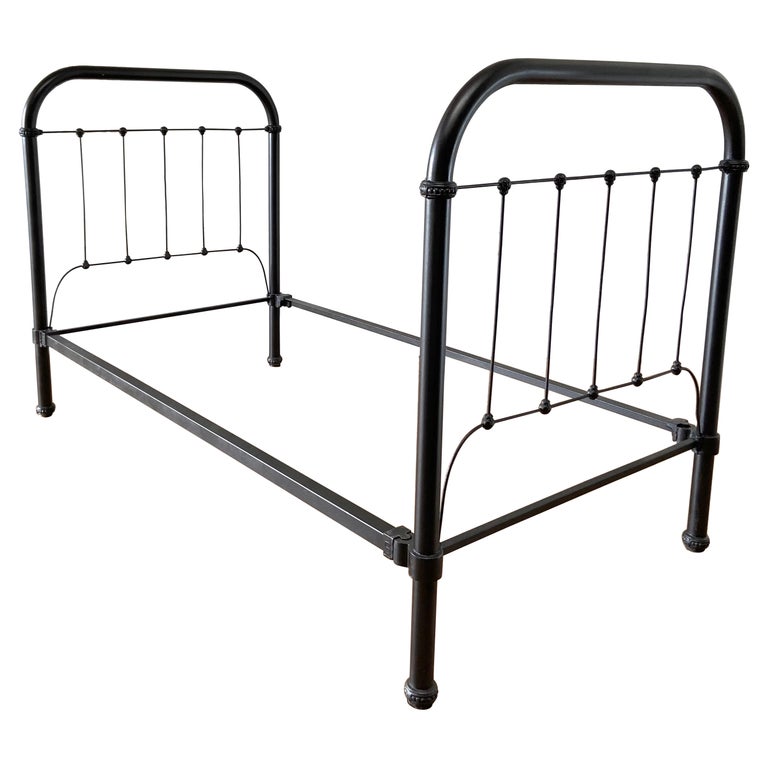 Vintage Iron Twin Size Daybed at 1stDibs