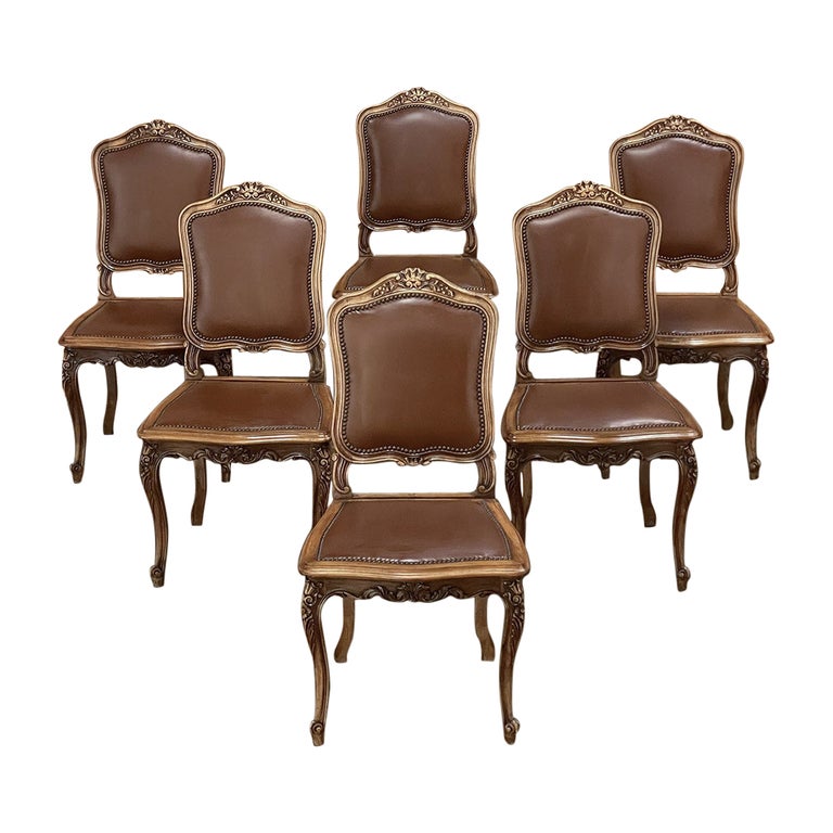 Ensemble de six chaises de salle à manger anciennes françaises Louis XIV en  noyer En vente sur 1stDibs