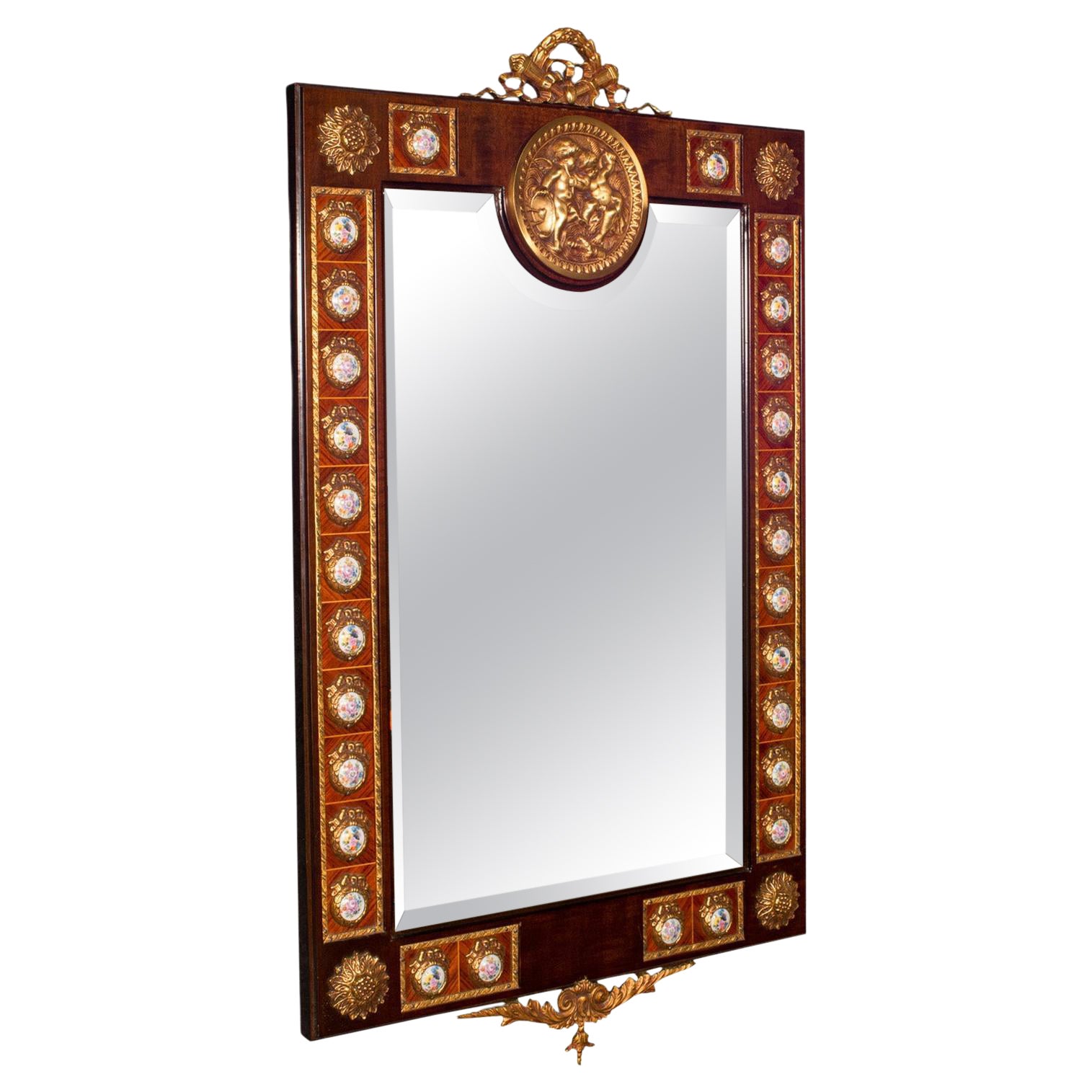 Grand miroir surmonté d'un manteau vintage continental, noyer, décoration, italien