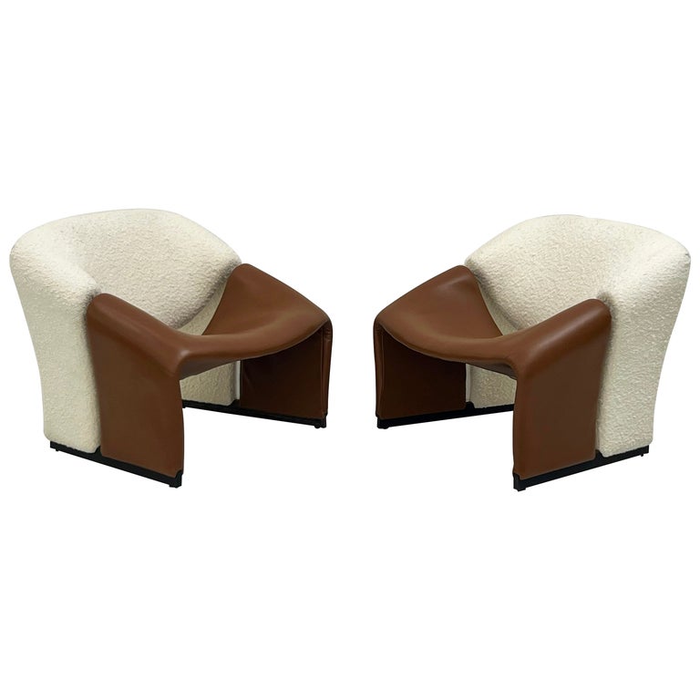 Pierre Paulin Groovy Chairs, Artifort F580, in Ivory Boucle and Leather, a Pair For Sale