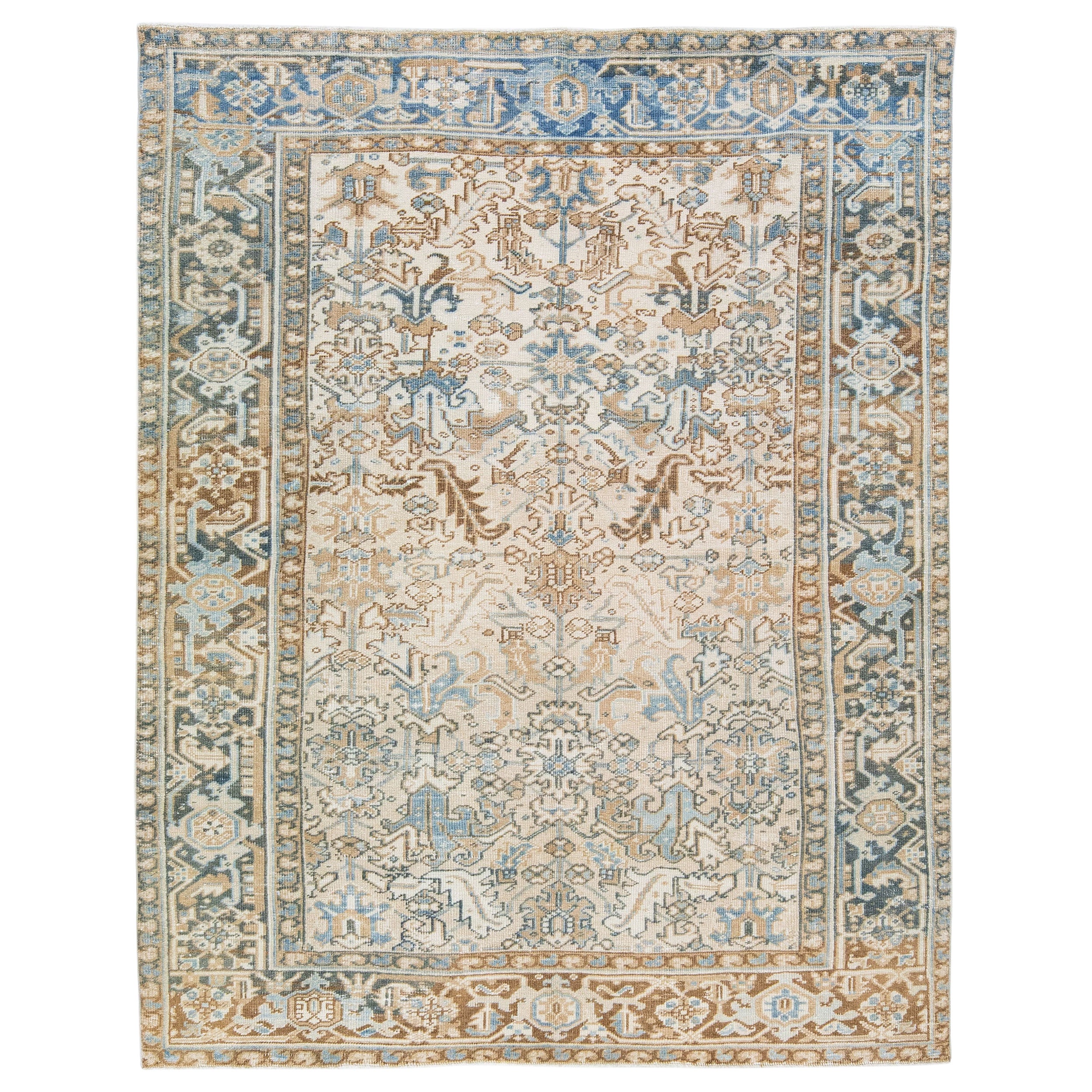 Ancien tapis persan Heriz en laine beige fait à la main avec motif sur toute sa surface