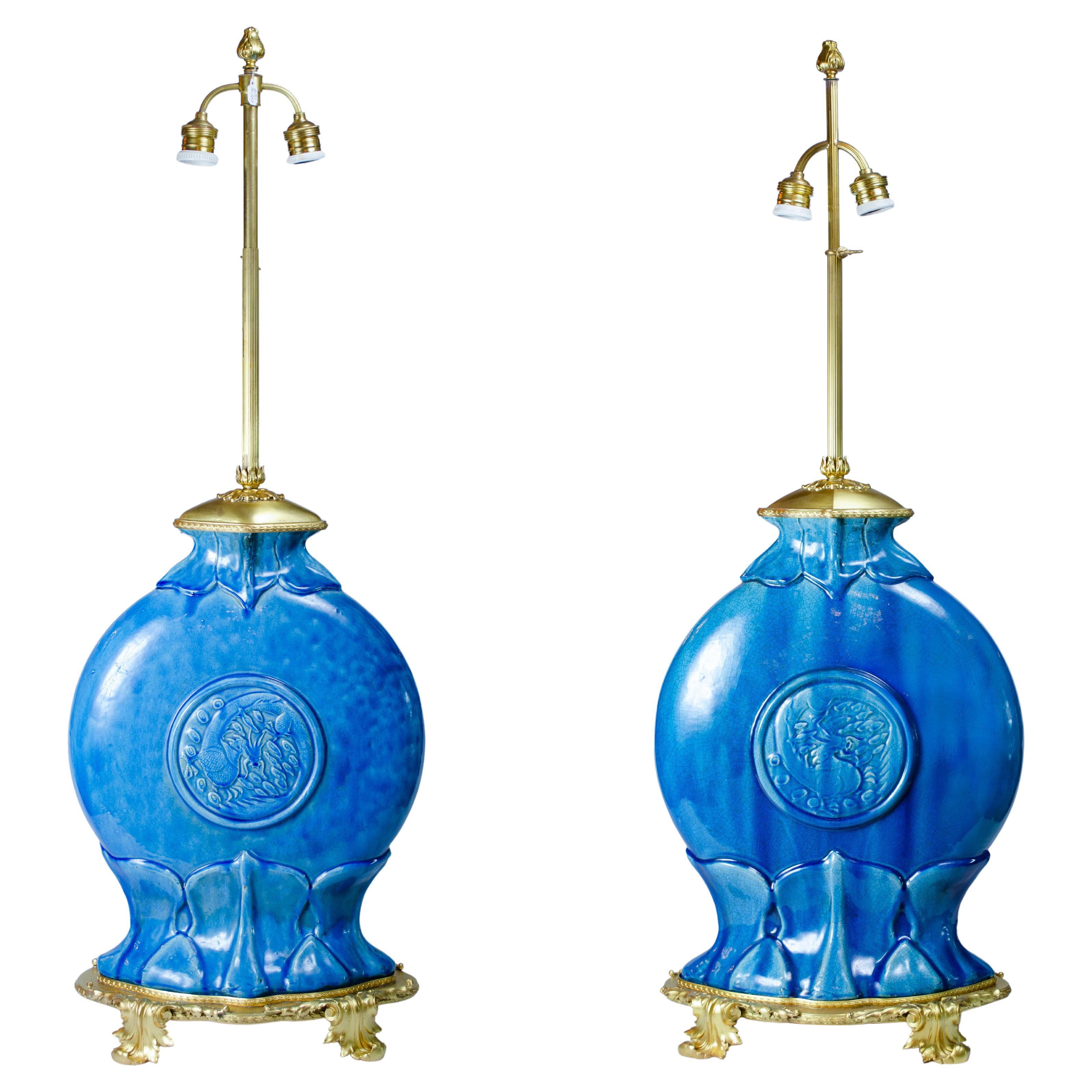 Paire de lampes à glaçure bleue fabriquées par Theodore Deck