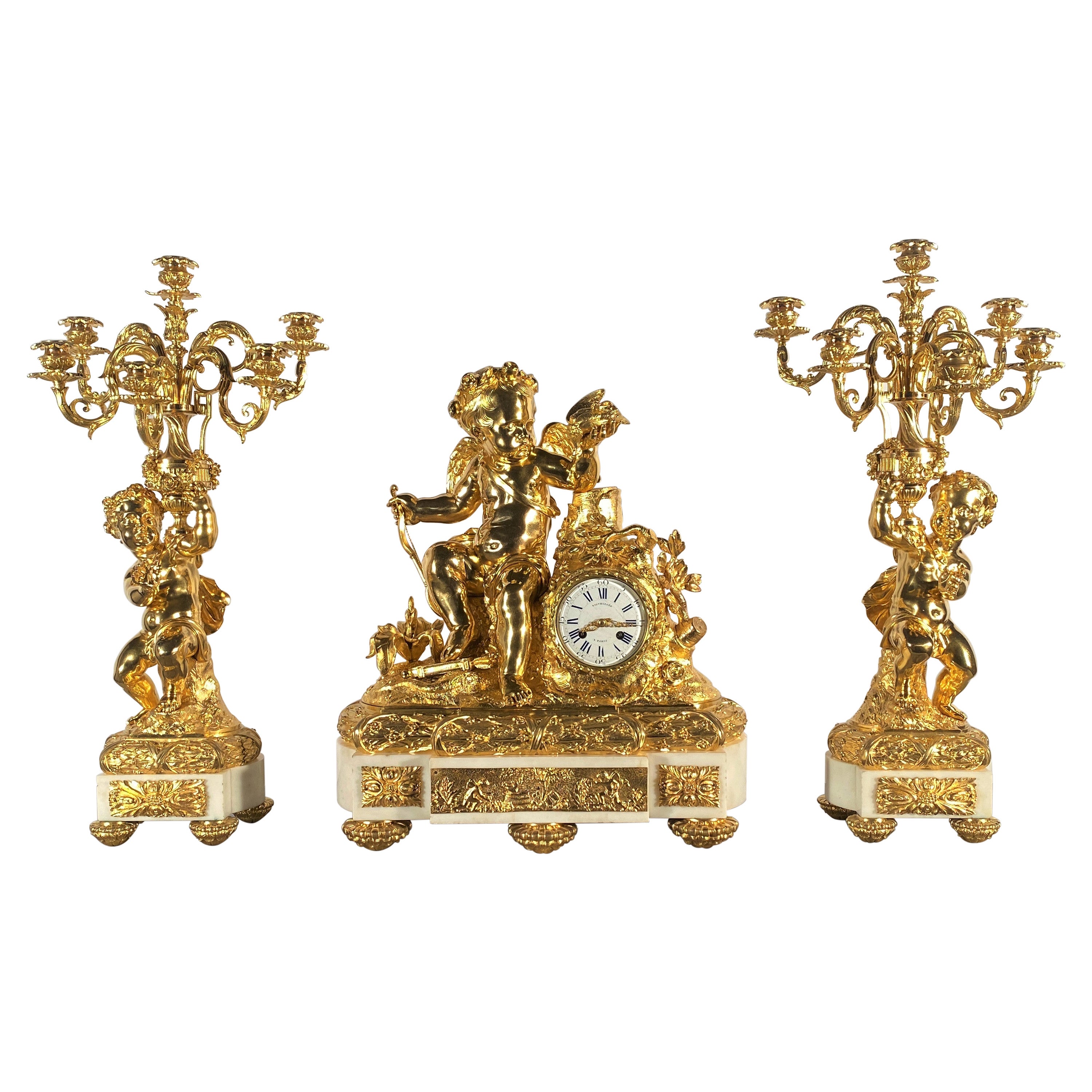 Garniture importante en marbre blanc et bronze doré, 19ème siècle