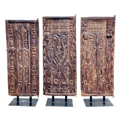 Ensemble de 3 sculptures de portes africaines
