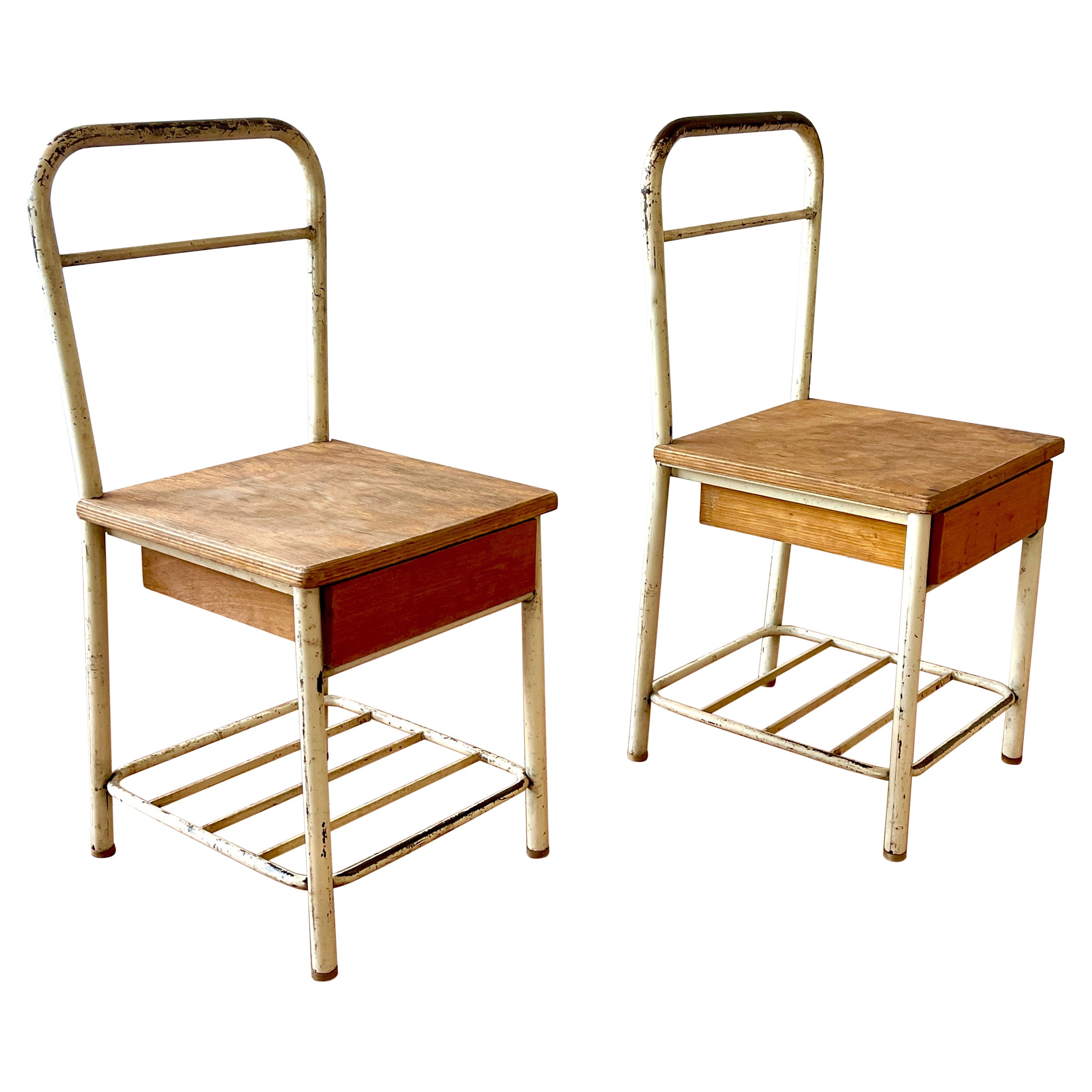 Chaises d'école françaises avec tiroir en vente