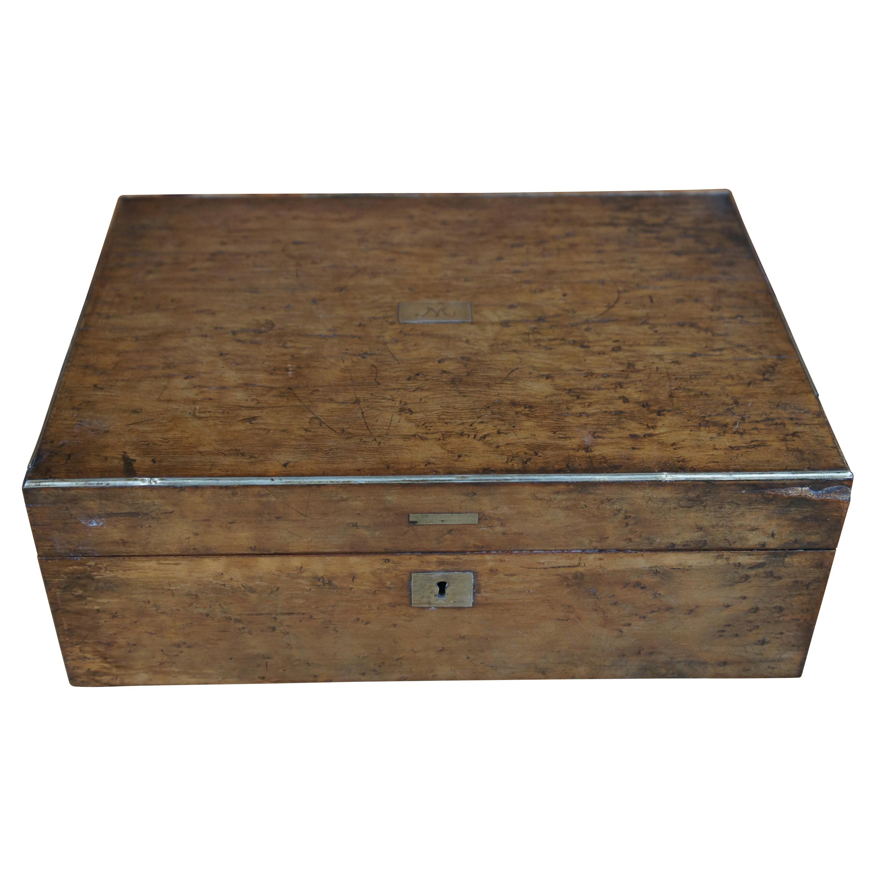 Ancienne boîte à écrire victorienne du 19ème siècle en érable piqué de voyage en vente