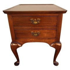 Biggs Furniture Two-Drawer Queen Anne Mahogany Side Table Nightstand