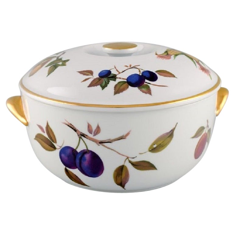 Royal Worcester, England, Large Evesham Lidded Tureen in Porcelain For Sale