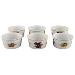 Six petits bols en porcelaine de Evesham avec fruits de Royal Worcester, Angleterre
