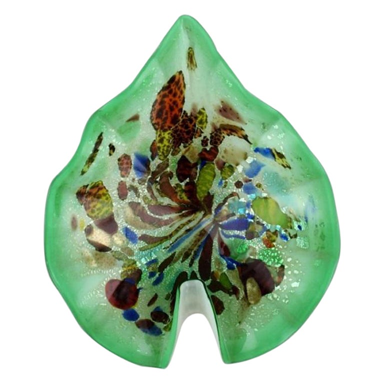 Leaf-shaped Murano bowl in polychrome mouth blown art glass. For Sale