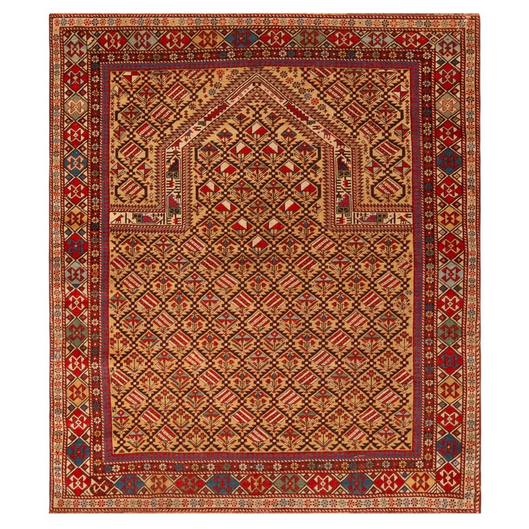Nazmiyal Collection Antique Caucasian Dagestan Prayer Rug. Size 5 ft x 4 ft 5in For Sale at 1stDibs