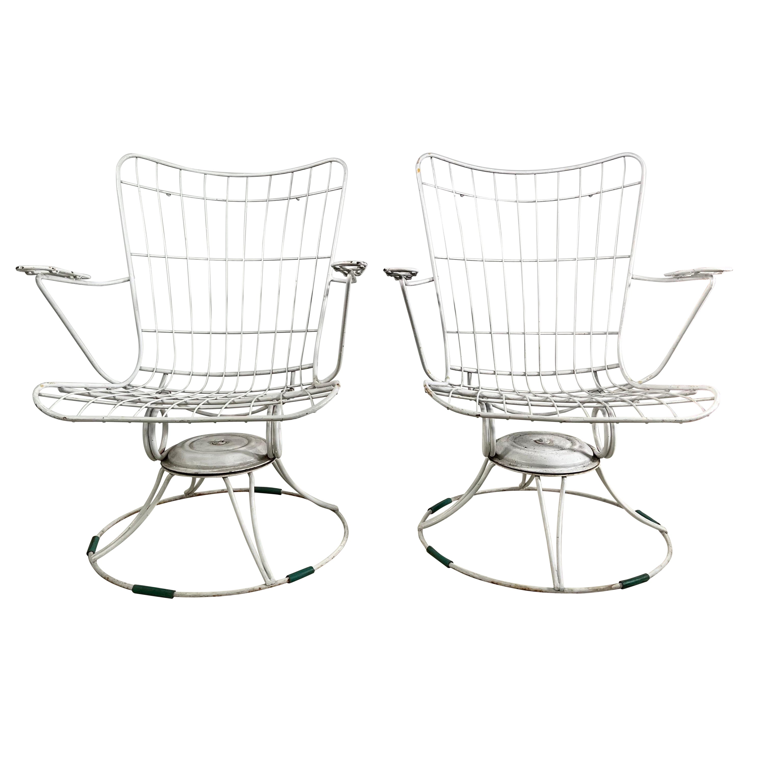 Mid-Century Modern White Castiron Homecrest Wire Lounge Chairs, Pair For Sale