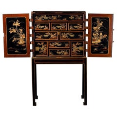 Fine Late 17th Century Japanese Lacquer Cabinet