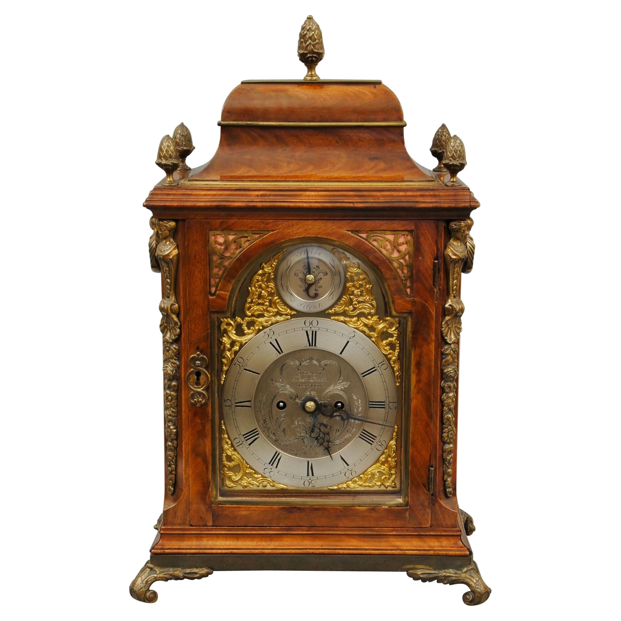 A LATE 18. CENTURY MAHOGANY AND ORMOLU MOUNTED BRACKET CLOCK