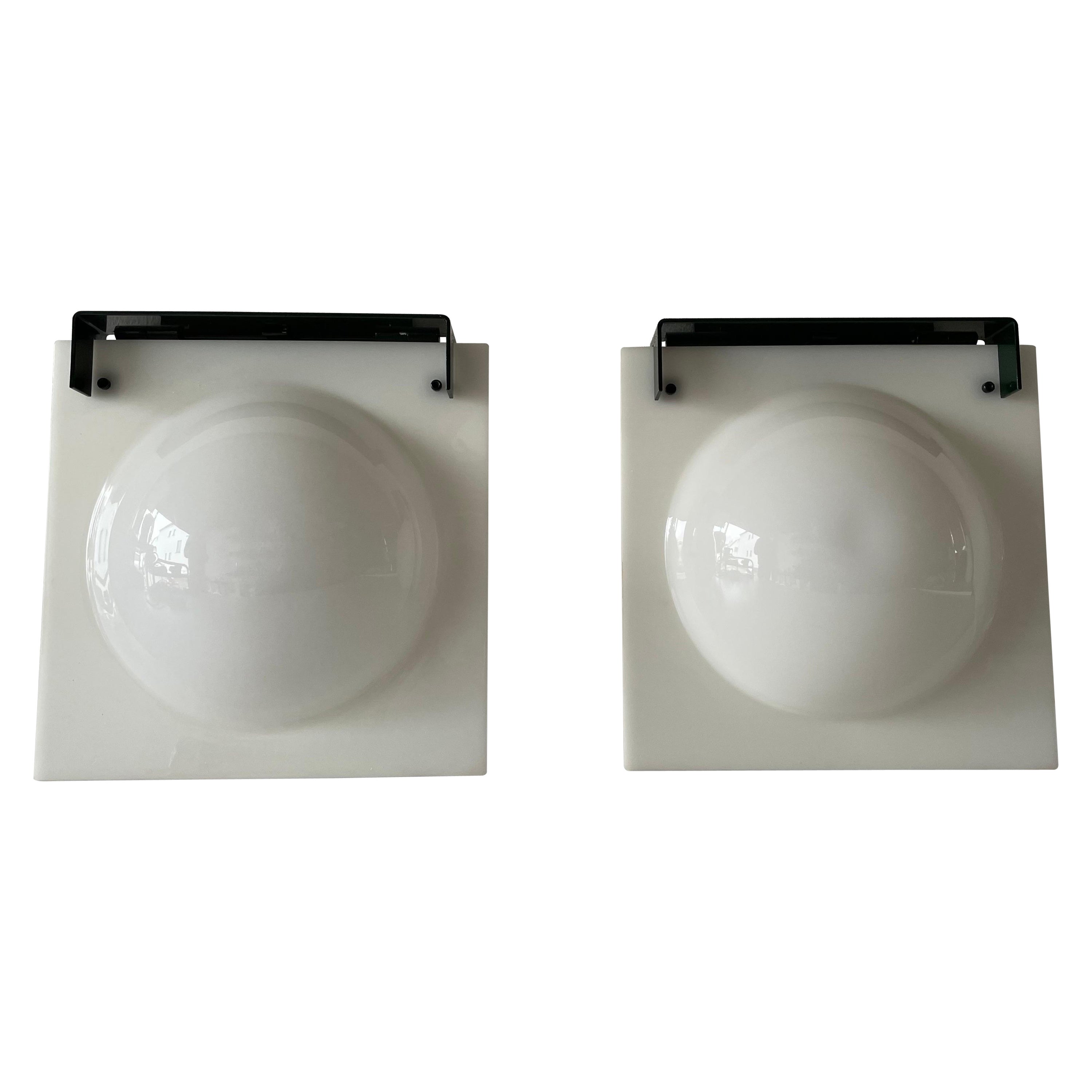 High Quality Plexiglass Bubble Design Pair of Wall Lamps, 1960s, Italy