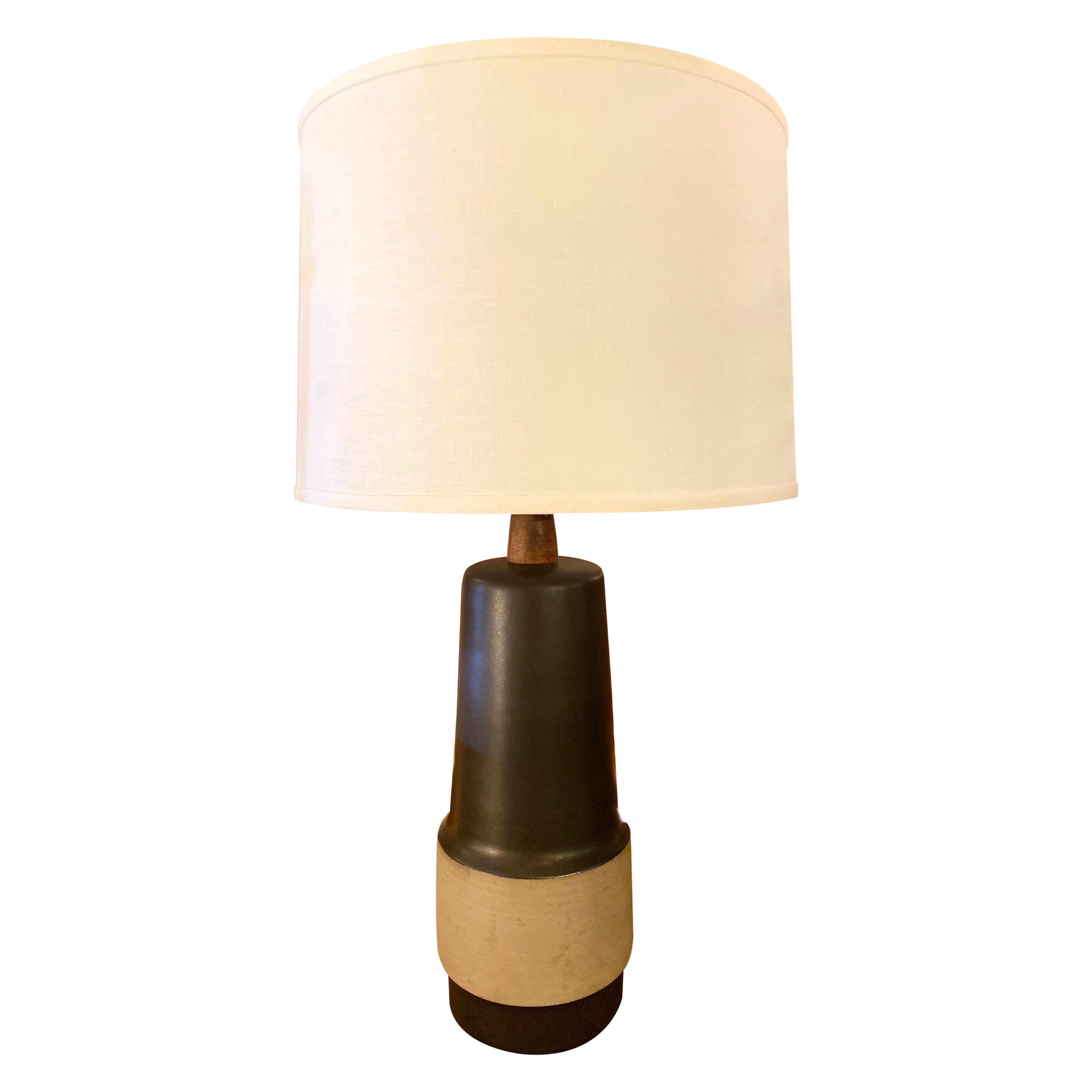 Mid-Century Modern Gordon & Jane Martz Ceramic Table Lamp en vente