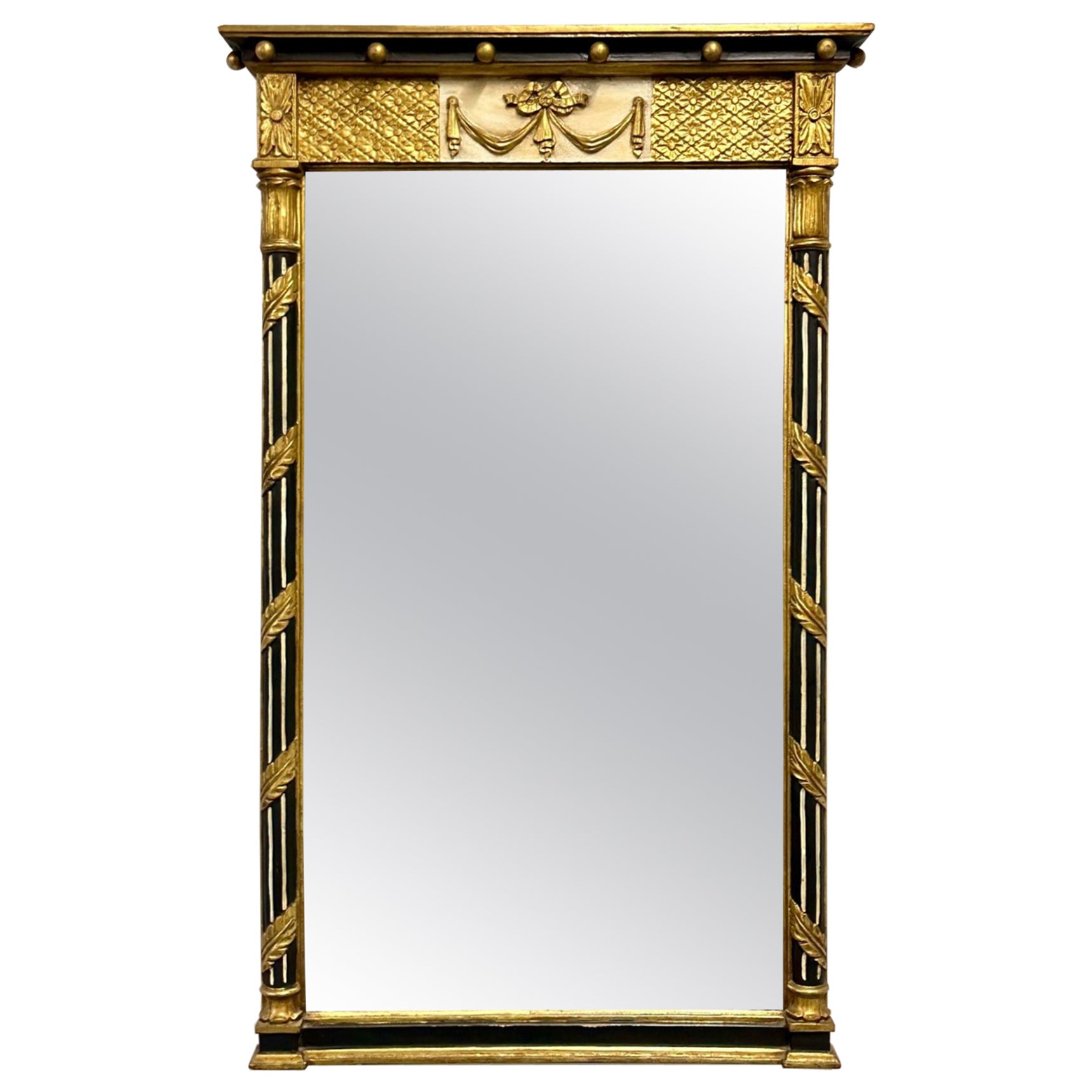 Miroir mural / miroir console en bois dor de style Hollywood Regency, fabriqu en Italie en vente