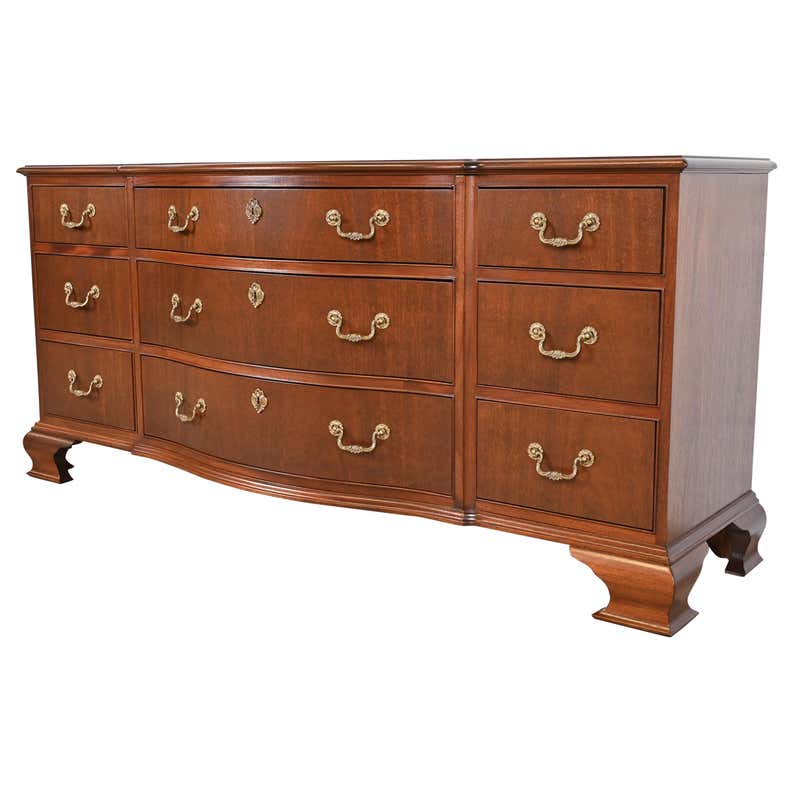 Swedish Bow Front Dresser For Sale at 1stDibs