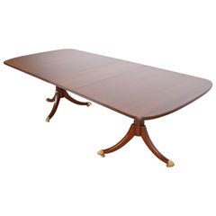 Table de salle à manger à double piédestal en acajou de style géorgien Stickley, nouvellement revernie