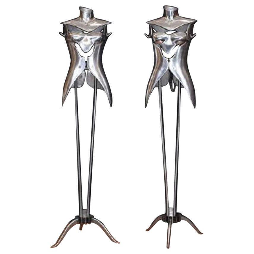 Ein Paar architektonische Vintage-Mannequins aus Metall im Angebot