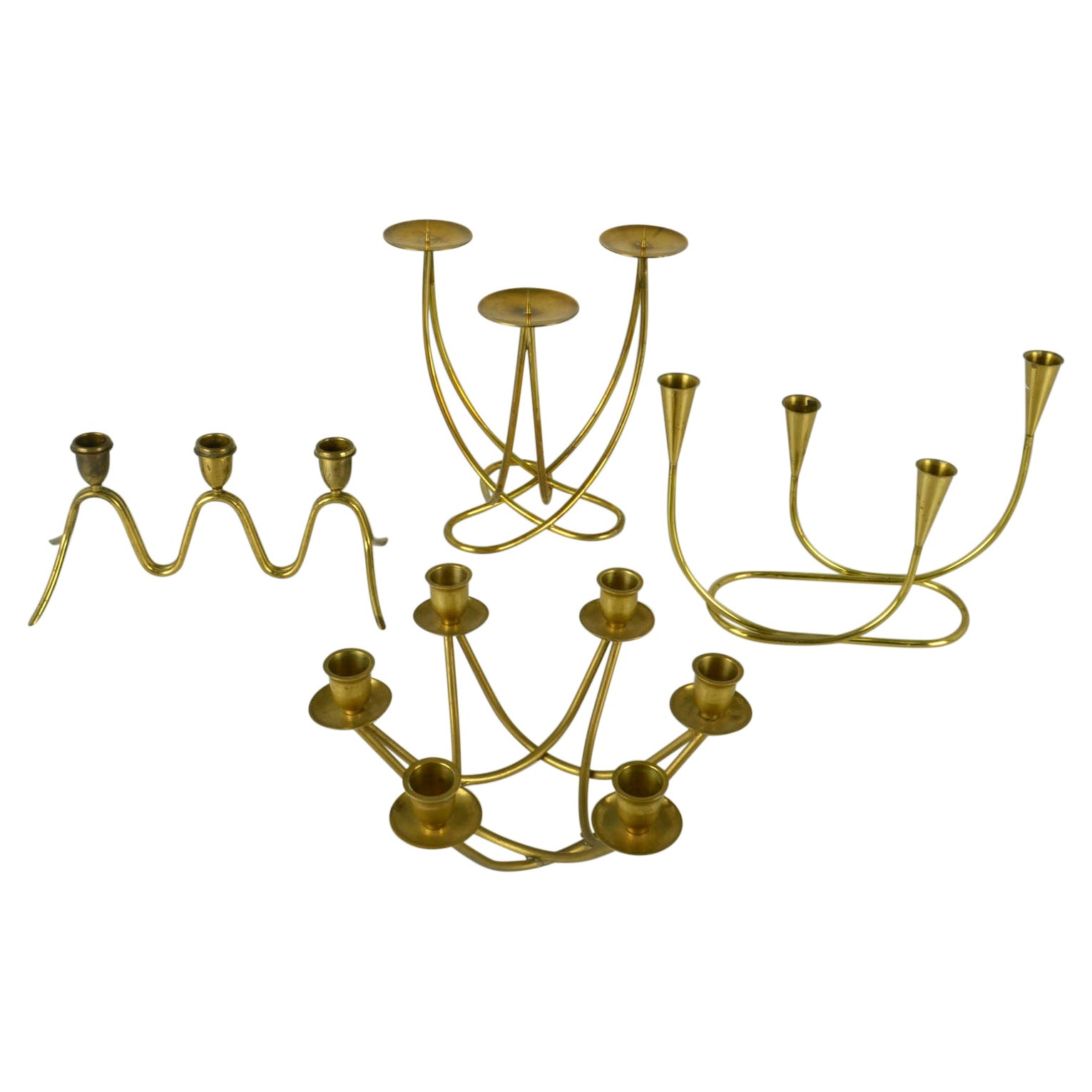 Gruppe geschwungener Mid-Century-Modern-Kandelaber aus Messing
