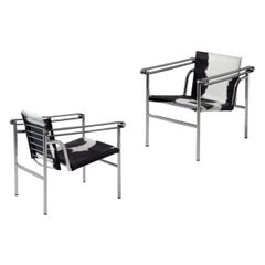 Ensemble de deux chaises LC1 par Le Corbusier, Jeanneret, Charlotte Perriand par Cassina