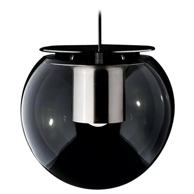 La lampe à suspension « The Globe » de Joe Colombo en nickel par Oluce